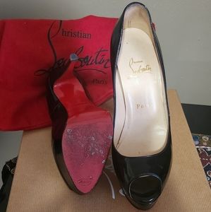 Louboutin shoes size 7 black